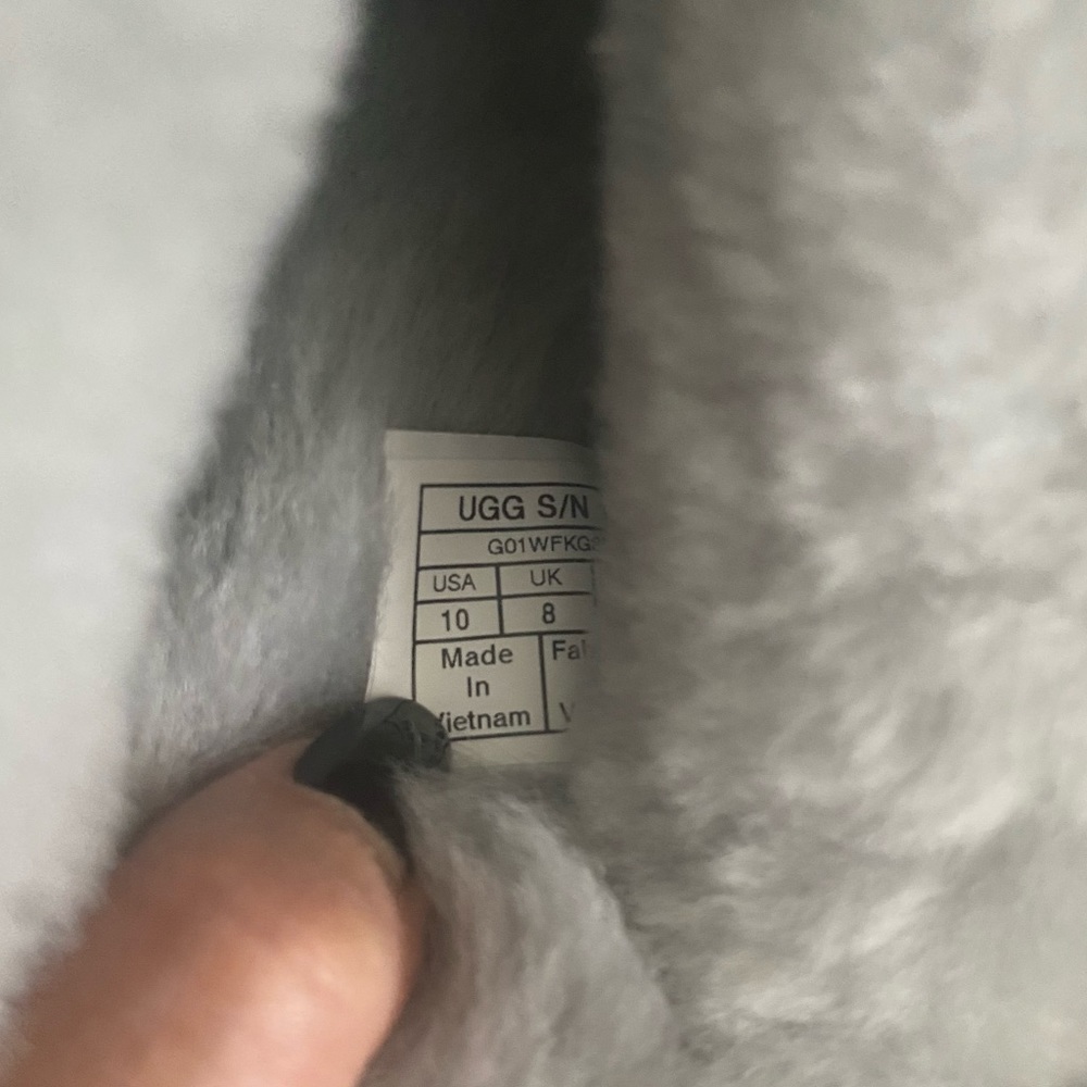 UGG Cozy Slippers - Picture 5 of 8